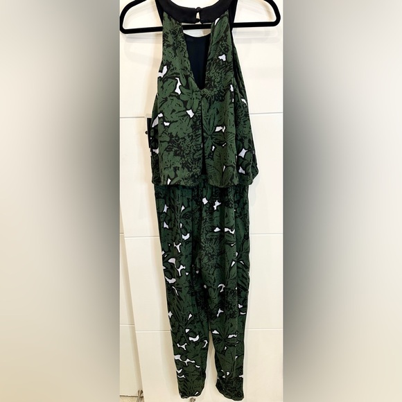 Ella Moss Jungle Floral jumpsuit NWT - Picture 6 of 13